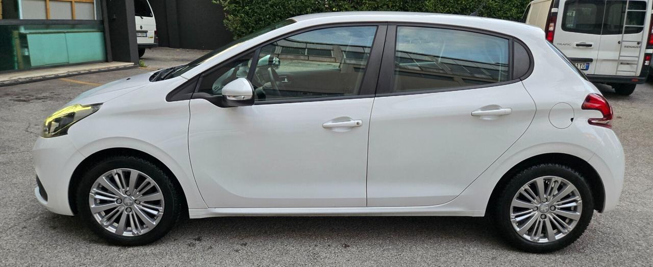 Peugeot 208 PureTech 82 5p. GPL Active