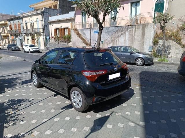 Toyota Yaris 1.5 Hybrid Business 73CV