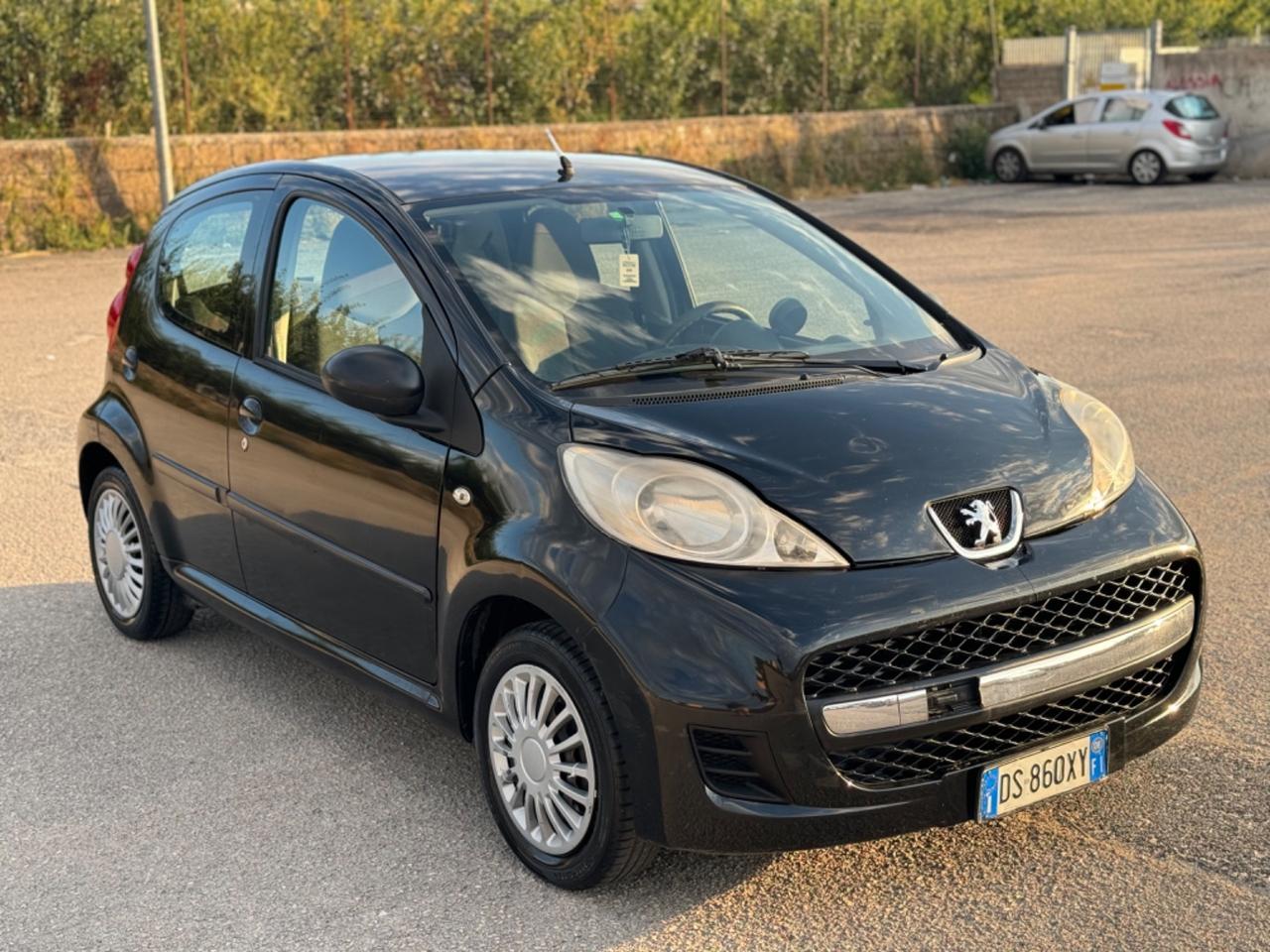 Peugeot 107 1.0 68CV cambio Automatico 2009 con impianto GPL