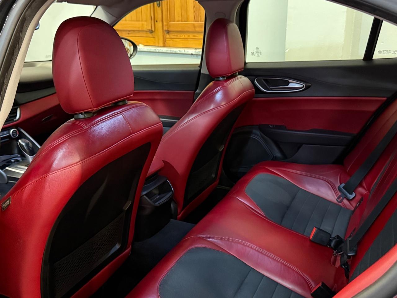 Alfa Romeo Giulia 2.2 Turbodiesel 180 CV AT8 Sport Business