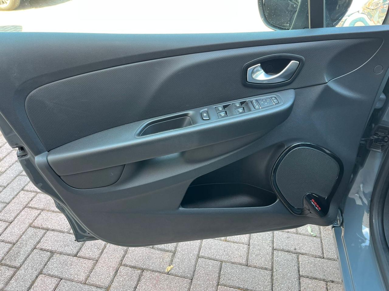Renault Clio dCi 8V 90 CV Moschino ok neopatentati