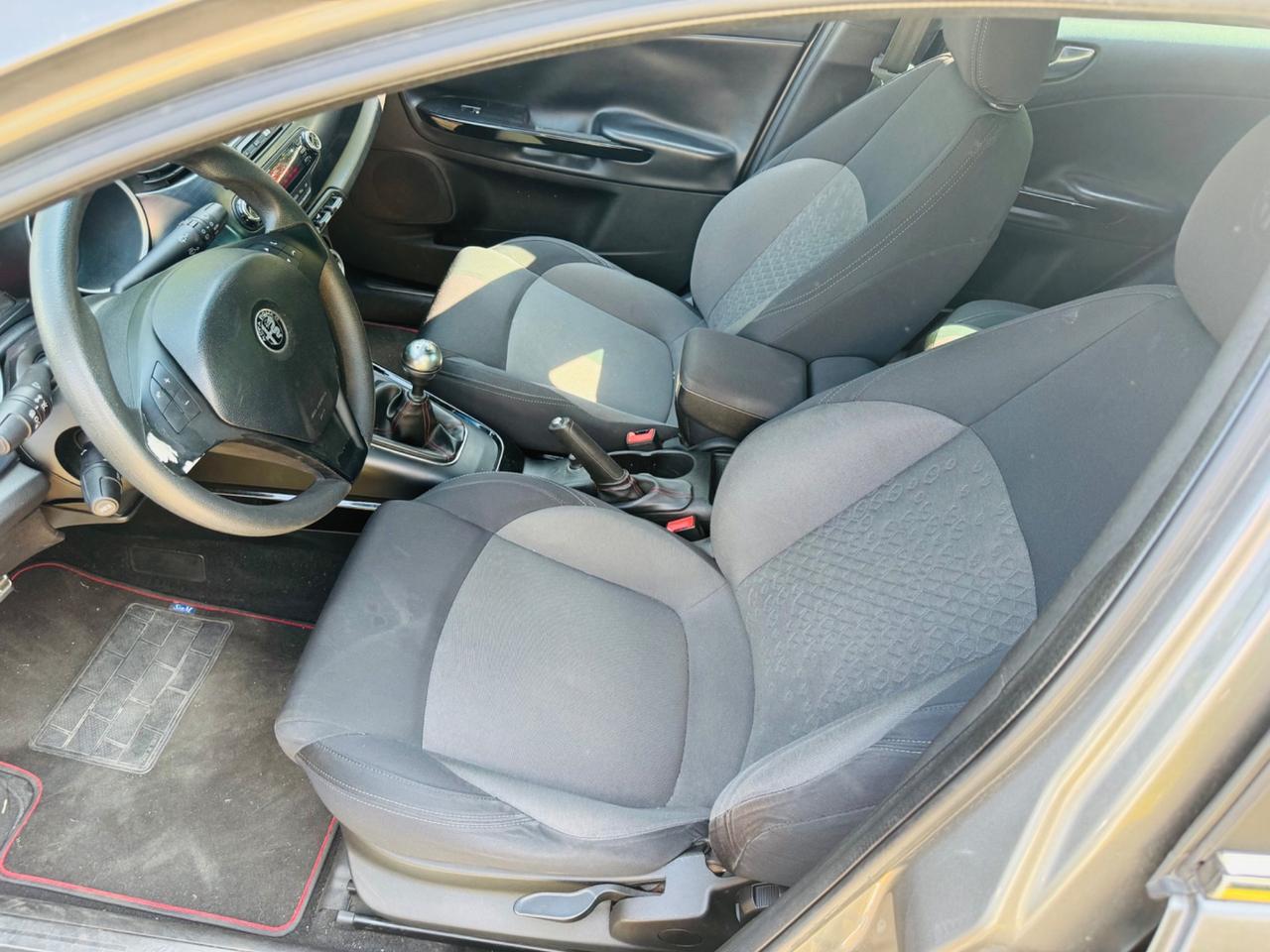 Alfa Romeo Giulietta 2.0 JTDm-2 Distinctive 2012
