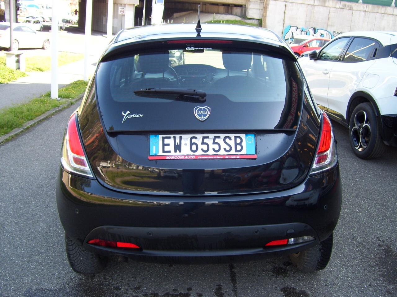 Lancia Ypsilon 0.9 TwinAir 85 CV 5 porte Metano Ecochic Gold