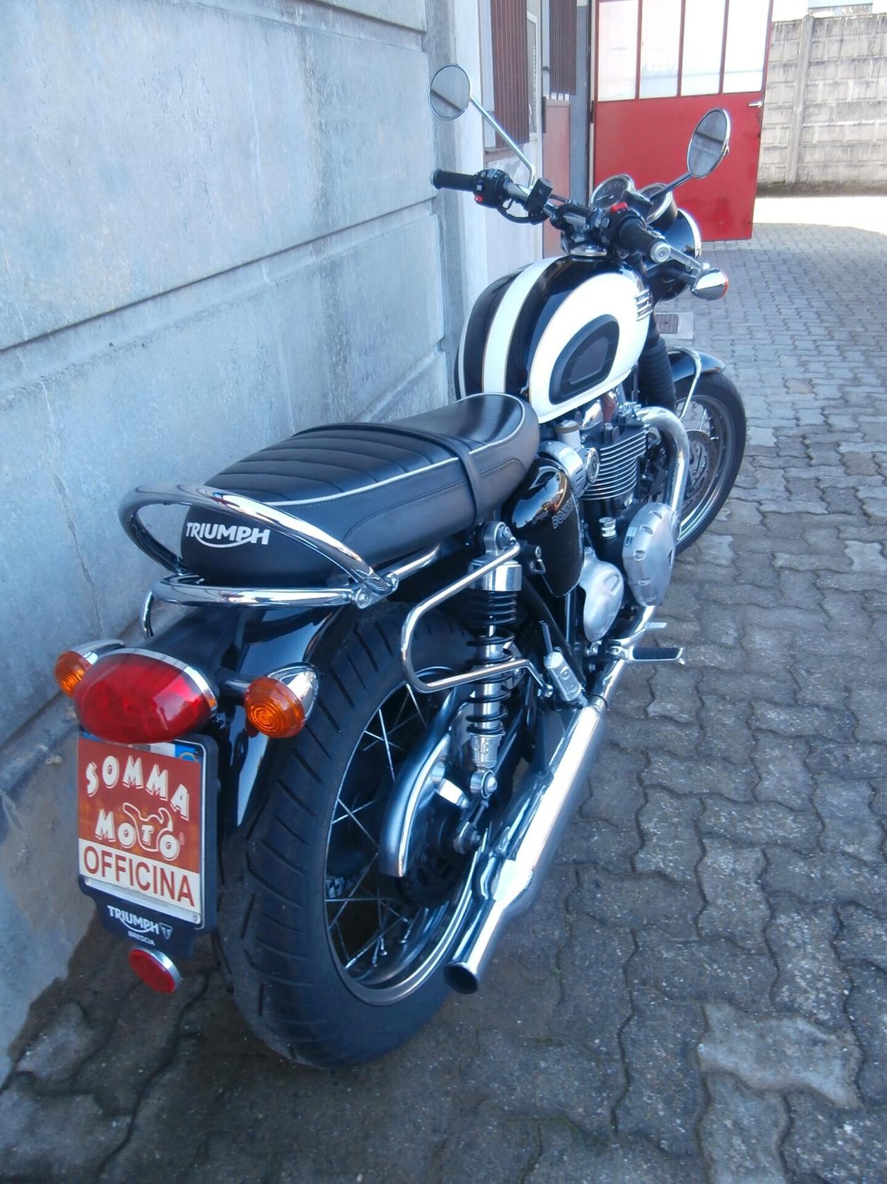 Triumph Bonneville T120 del 2016, Passaggio , tagliando e garanzia inclusi