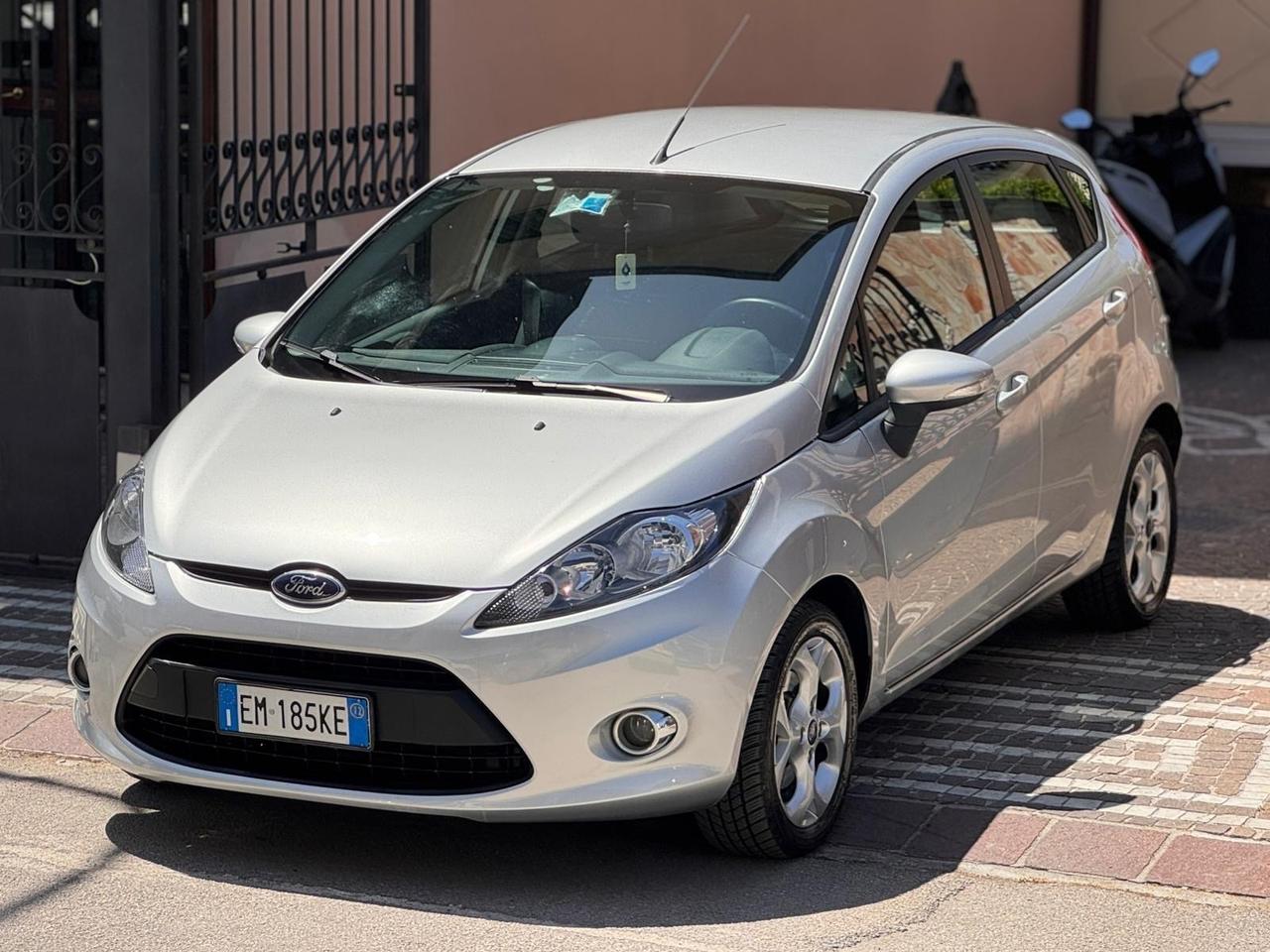 Ford Fiesta 1.4 TDCi 70CV 5 porte Titanium
