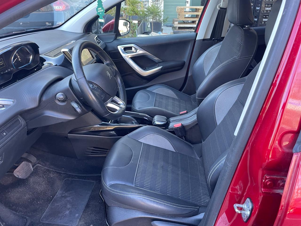 Peugeot 2008 PureTech Turbo 130*Automatik*Navi*solo 77000km