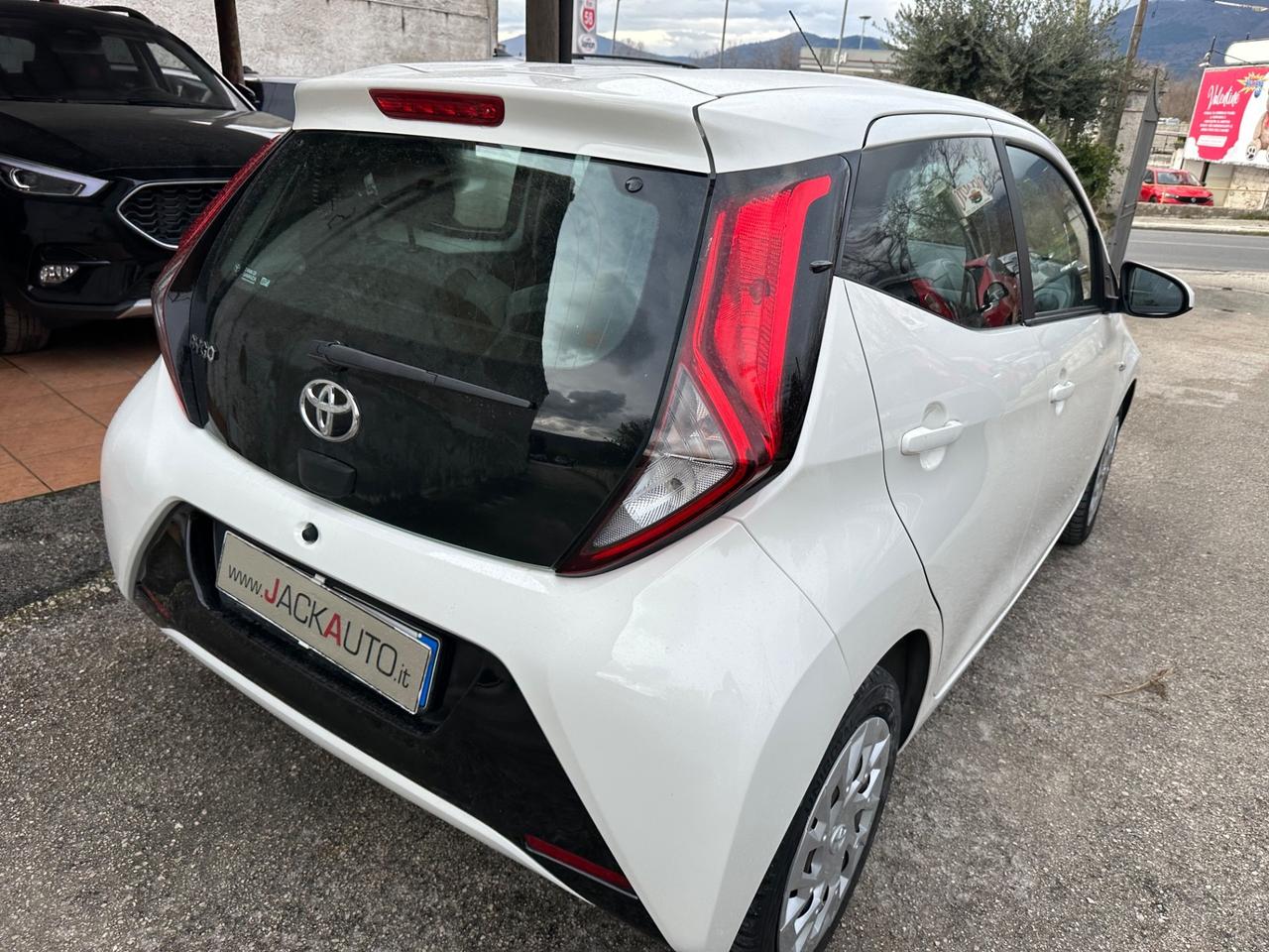 Toyota Aygo 1.0 VVT-i 69 CV 5 porte