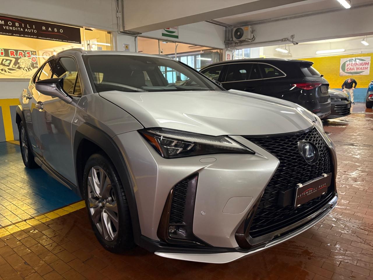 Lexus UX Hybrid 4WD F Sport