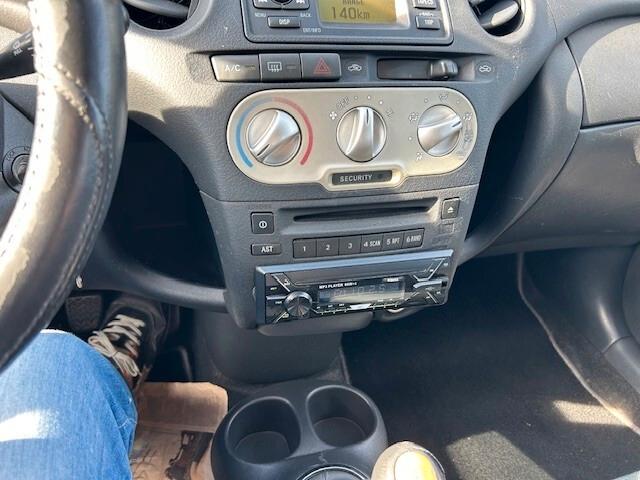Toyota Yaris 1.0i 16V cat 5 porte