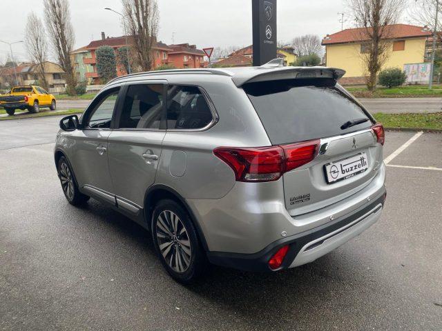MITSUBISHI Outlander 2.0 4WD GPL Bi-fuel CVT Instyle SDA 7 posti