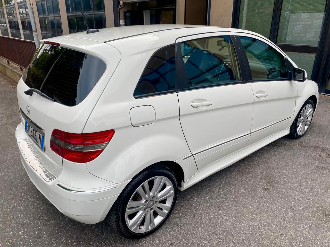 Mercedes-Benz B 180 AUTOMATICA -MANUTENZIONATA SEMPRE -AST PERDITEMPO