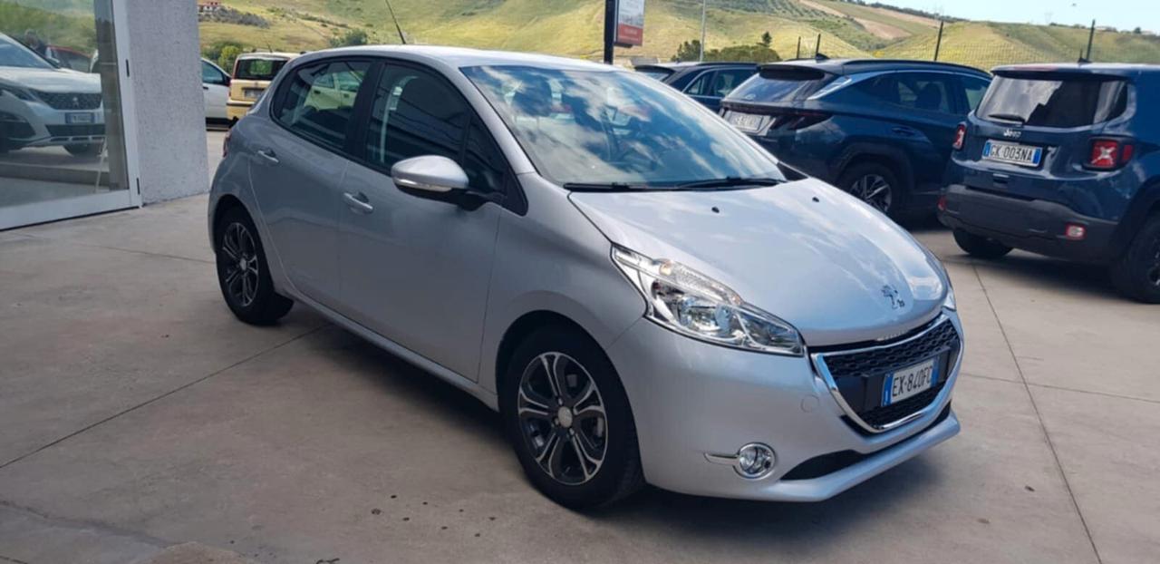 Peugeot 208 1.2 Benzina 82cv Allure
