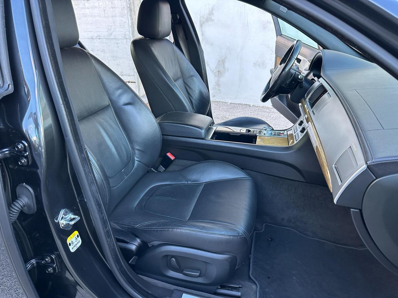 Jaguar XF Berlina XF 2.2d Luxury 200cv auto