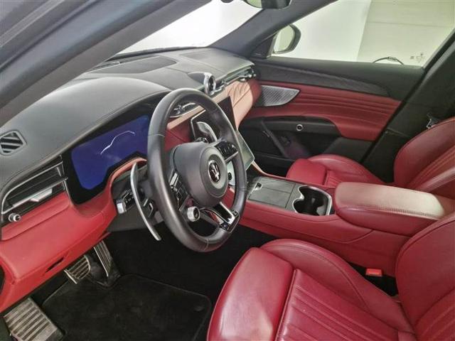 MASERATI Grecale MHEV 300 CV AWD GT