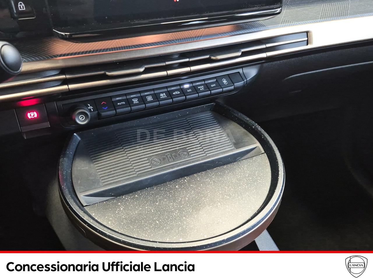 Lancia Ypsilon 1.2 mhev edizione cassina e-dct