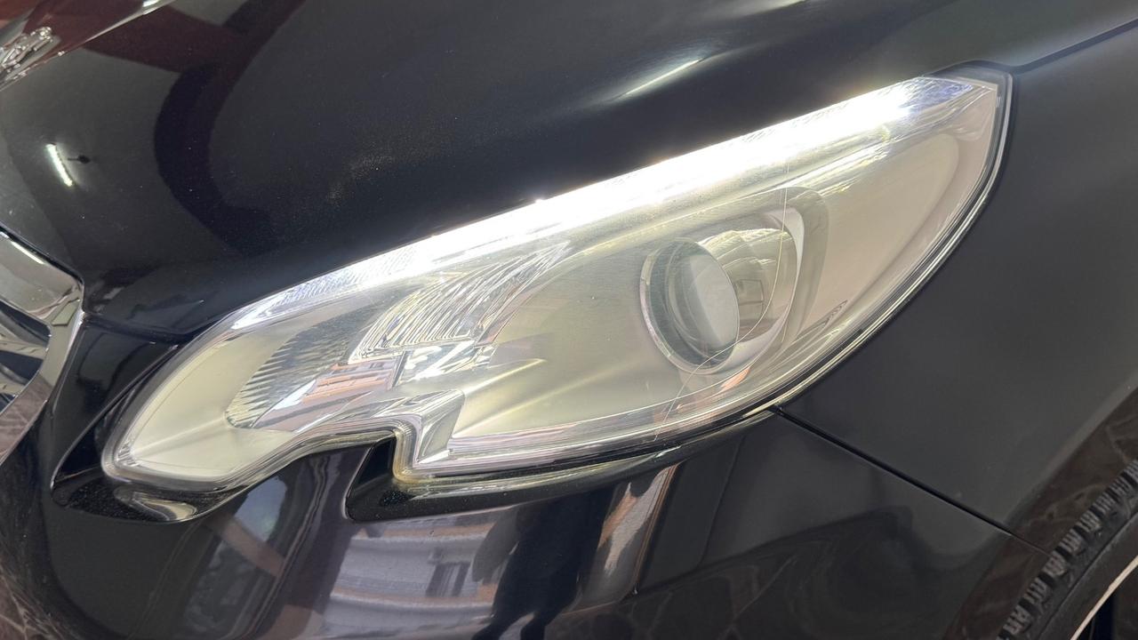 Peugeot 2008 1.6 e-HDi 115 CV Allure Panoramico