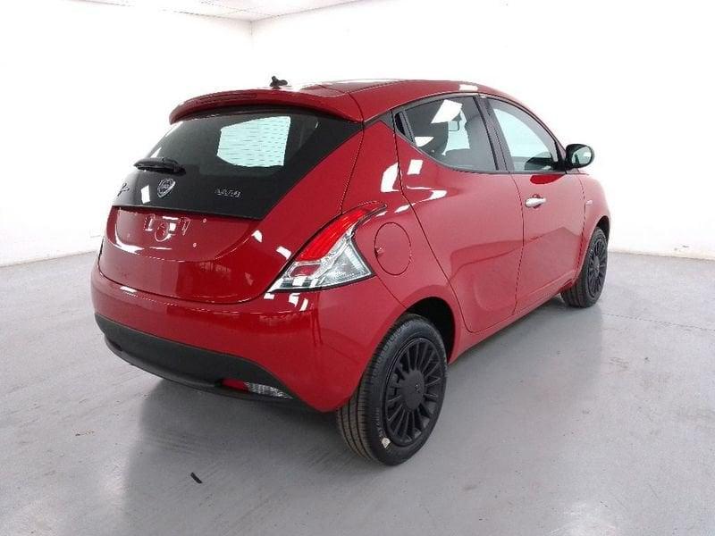 Lancia Ypsilon 1.0 firefly hybrid Silver s&s 70cv