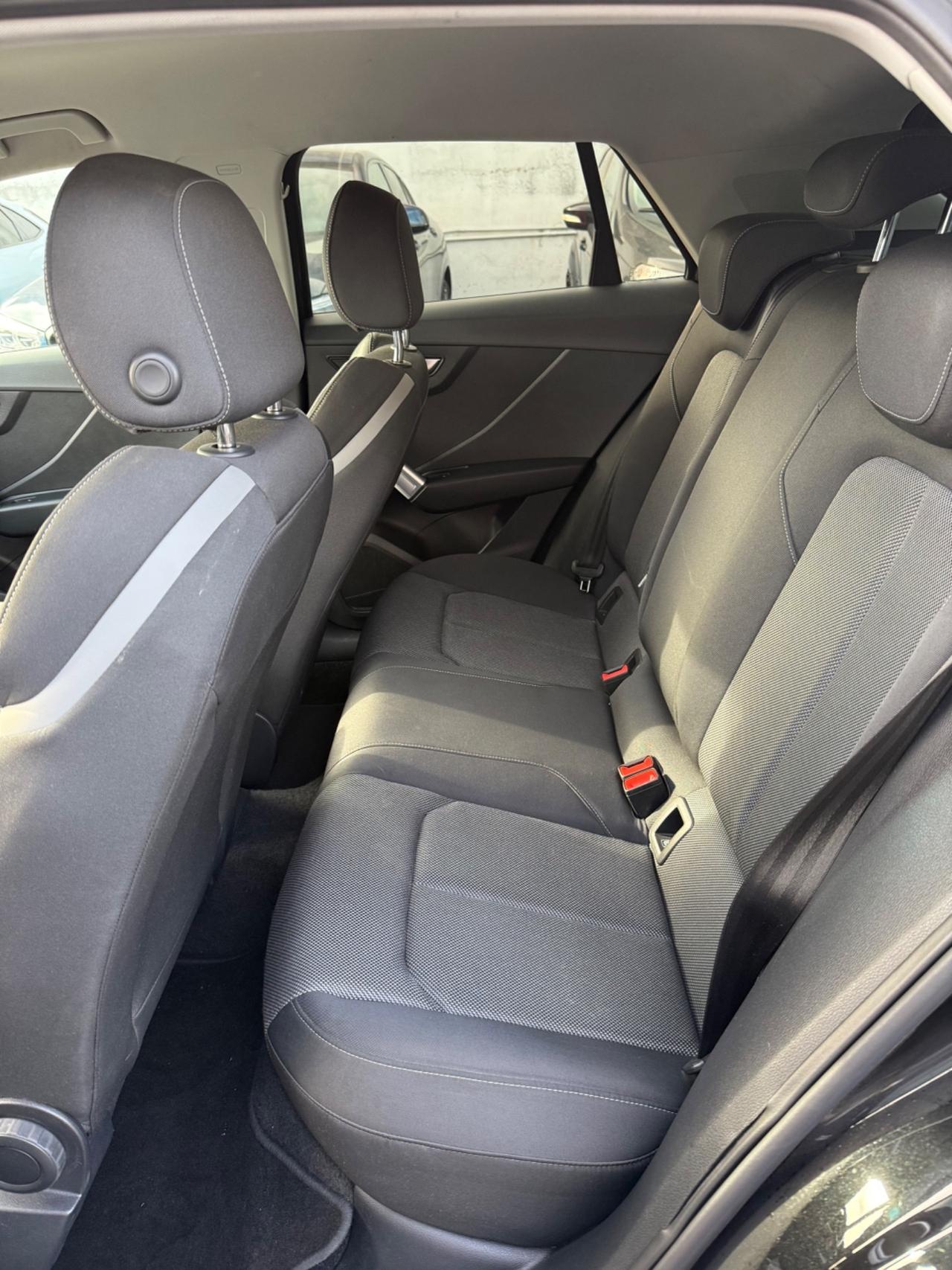Audi Q2 30 TDI Business Design