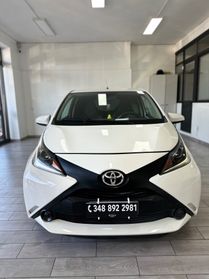 Toyota Aygo 1.0 VVT-i 69 CV 5 porte x-play MMT