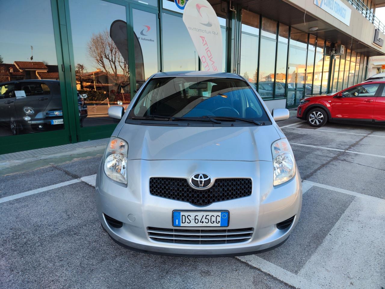 Toyota Yaris 1.0 5 porte Navi adatta per neopatentati