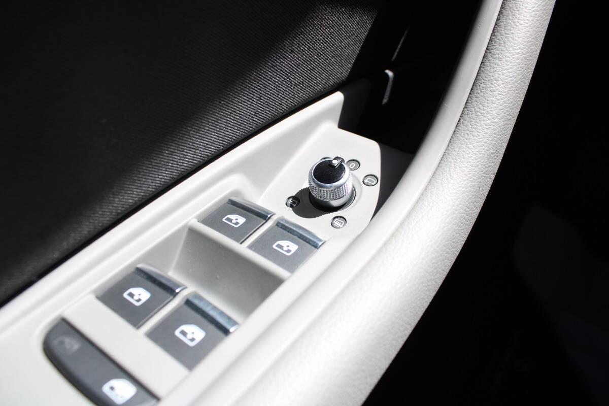 Audi A4 Avant 30 2.0 tdi mhev Business Advanced 136cv s-tronic