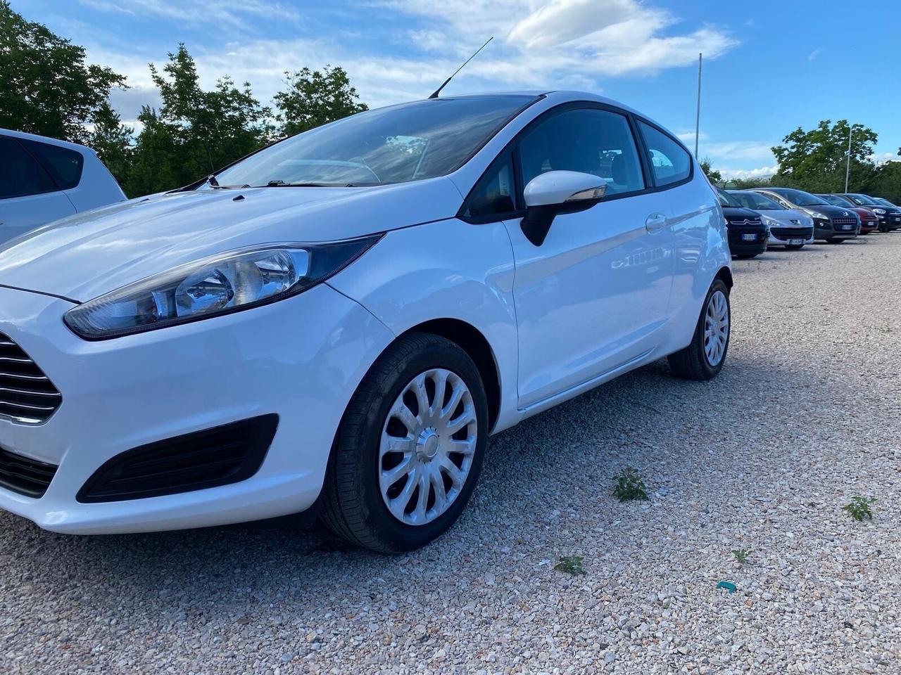 Ford Fiesta 1.5 TDCi 75CV 3 porte Black & White Edition