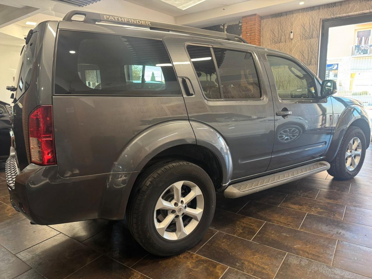 Nissan Pathfinder 2.5 dCi Sport