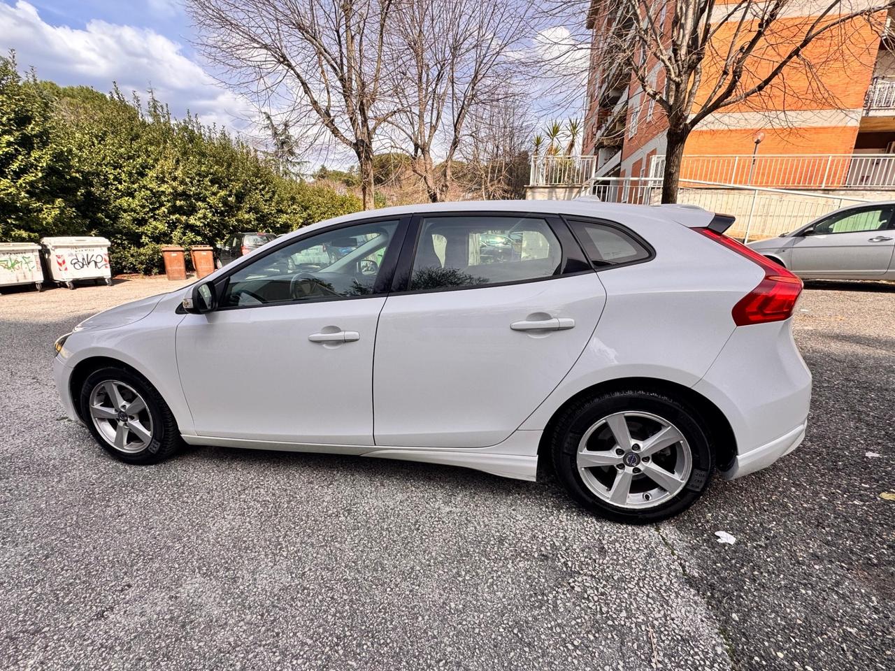 Volvo V40 D2 1.6 Summum !!GARANTITA!!