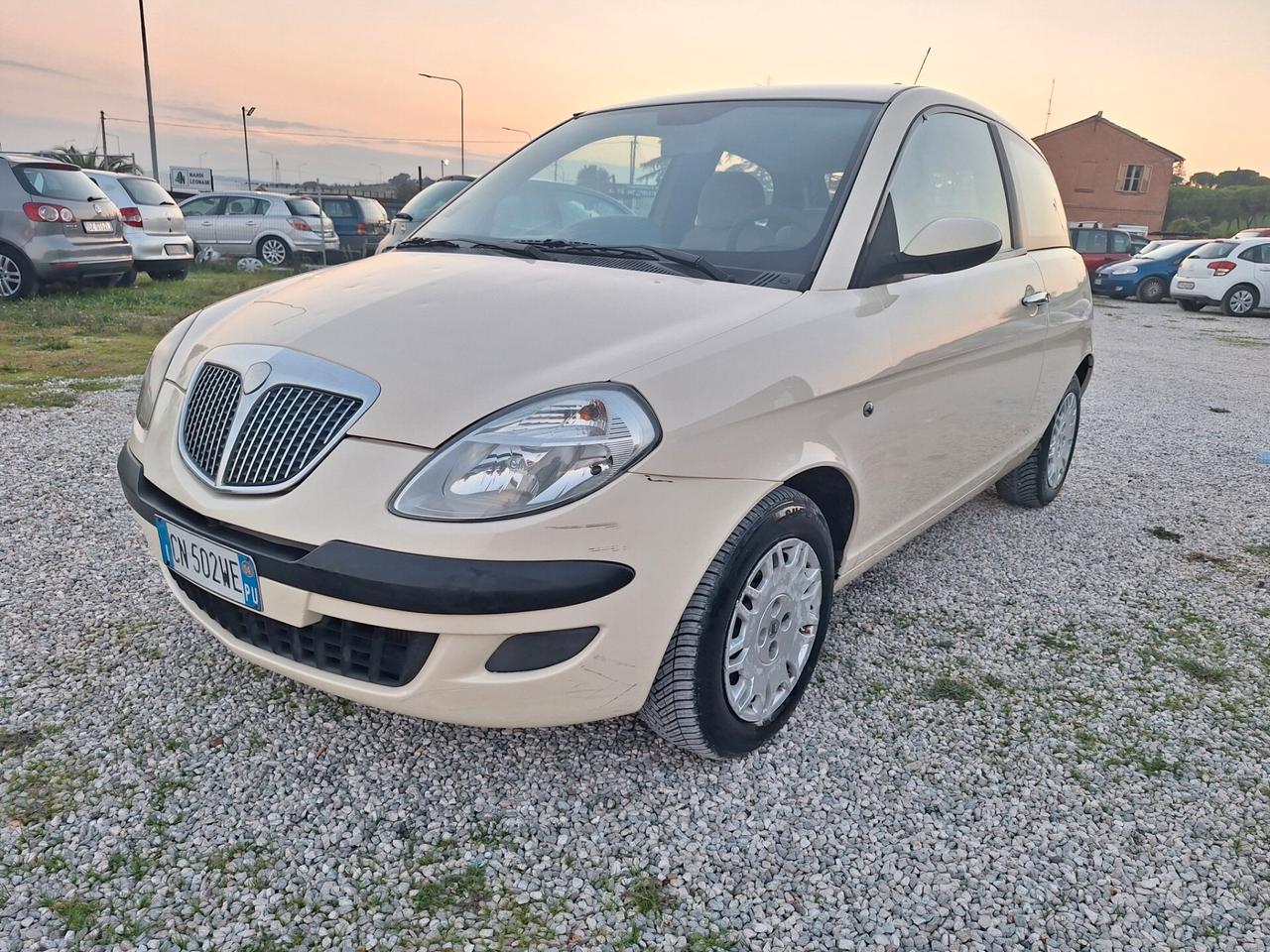 Lancia Ypsilon 1.3 Multijet 16V Platino NEOPATENTATI BASSI €4
