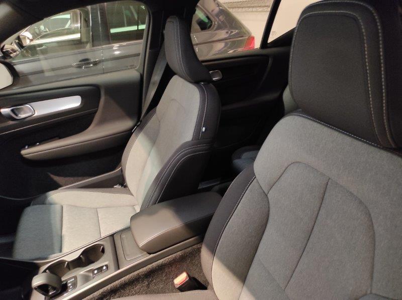 VOLVO XC40 (2017-->) - XC40 B3 automatico Core