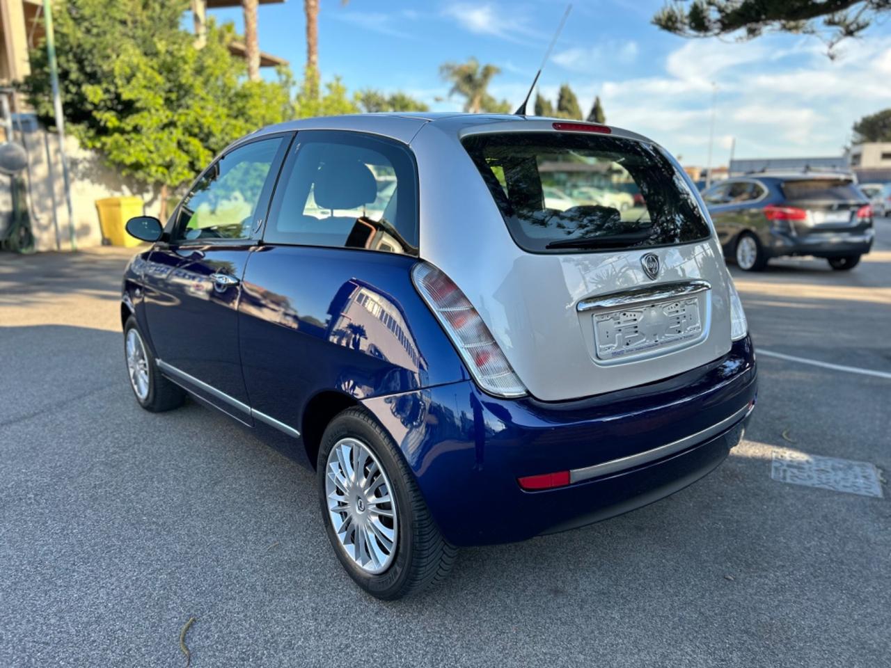 Lancia Ypsilon 1.2 Argento B-Color