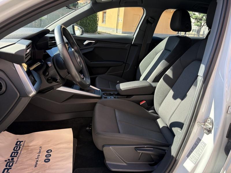 Audi A3 Sportback 30 2.0 tdi Business LED-NAVI-CAM-16"