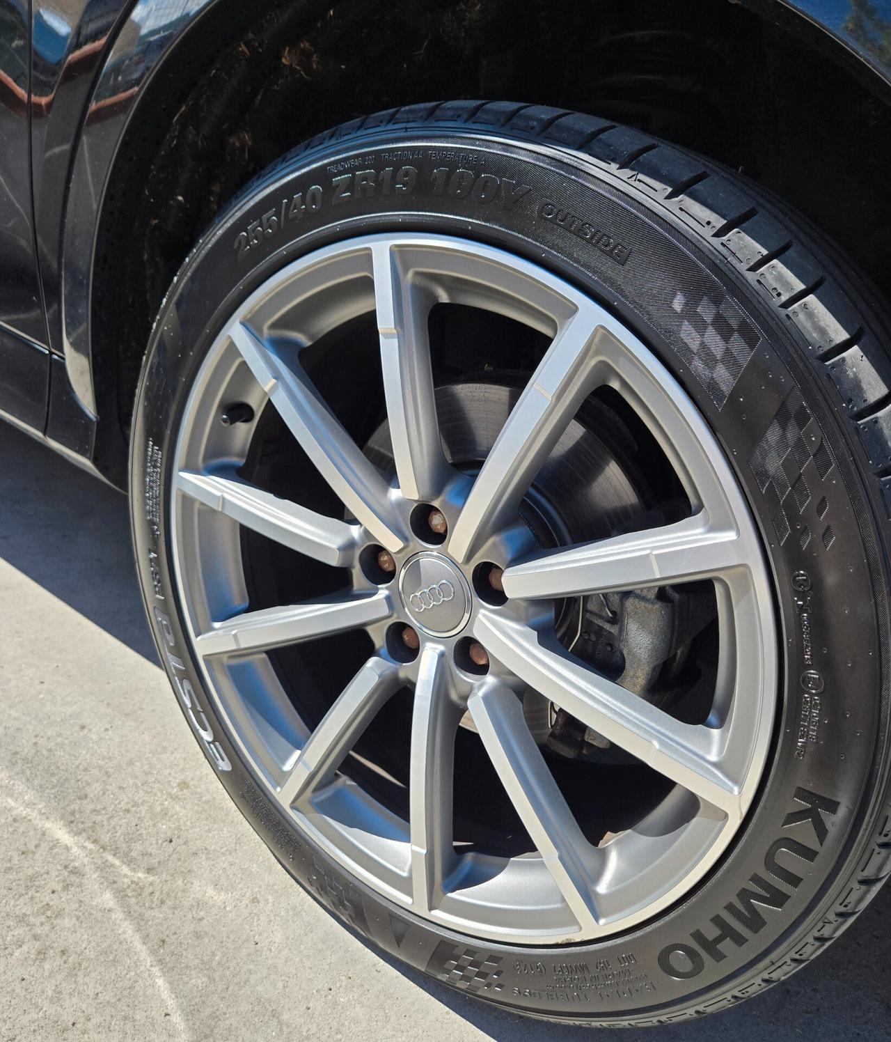 Audi Q3 2.0 TDI quattro 3X S-Line Black Edition Unica in Italia