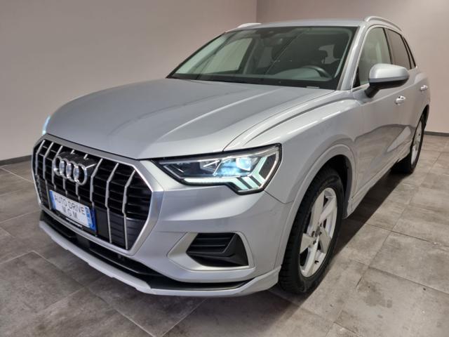 AUDI Q3 35 TFSI Business Advanced