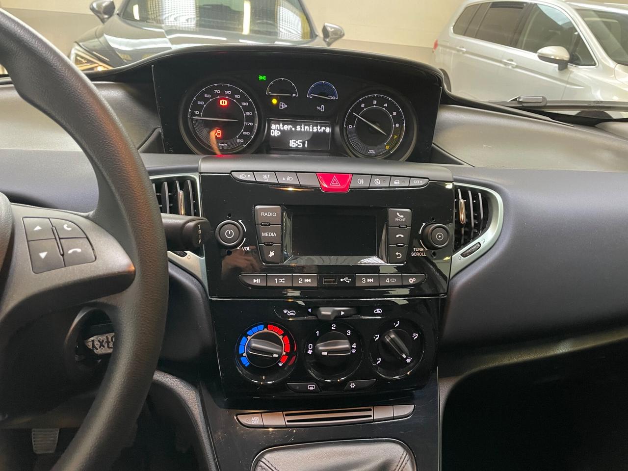 Lancia Ypsilon 1.0 FireFly 5 porte S&S Hybrid Oro