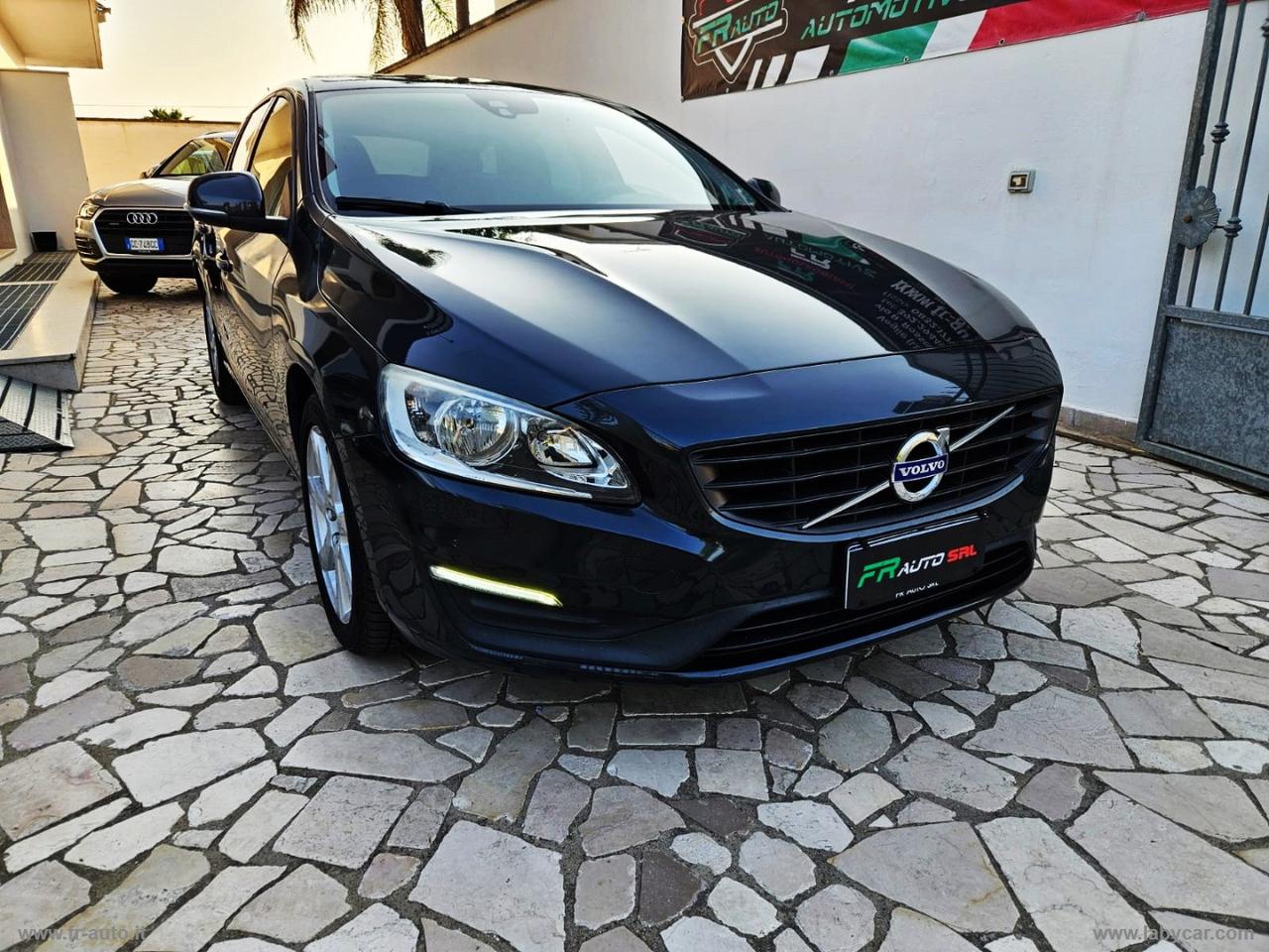 VOLVO V60 D3 Geartronic Summum