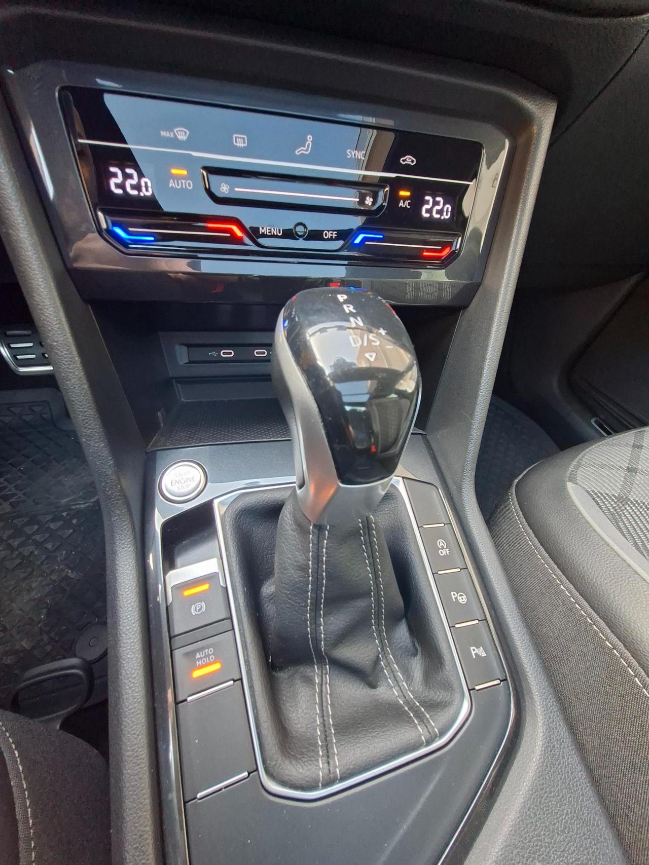 Volkswagen Tiguan 2.0 tdi R-Line 150cv dsg