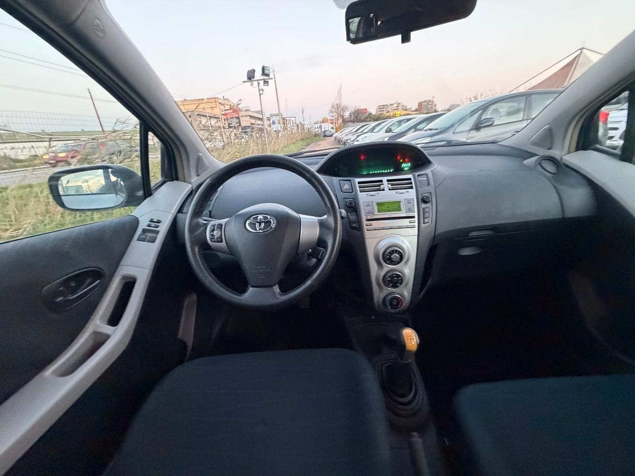 TOYOTA YARIS 1.0 69CV ANNO 2007 ADATTA NEOPATENTATI