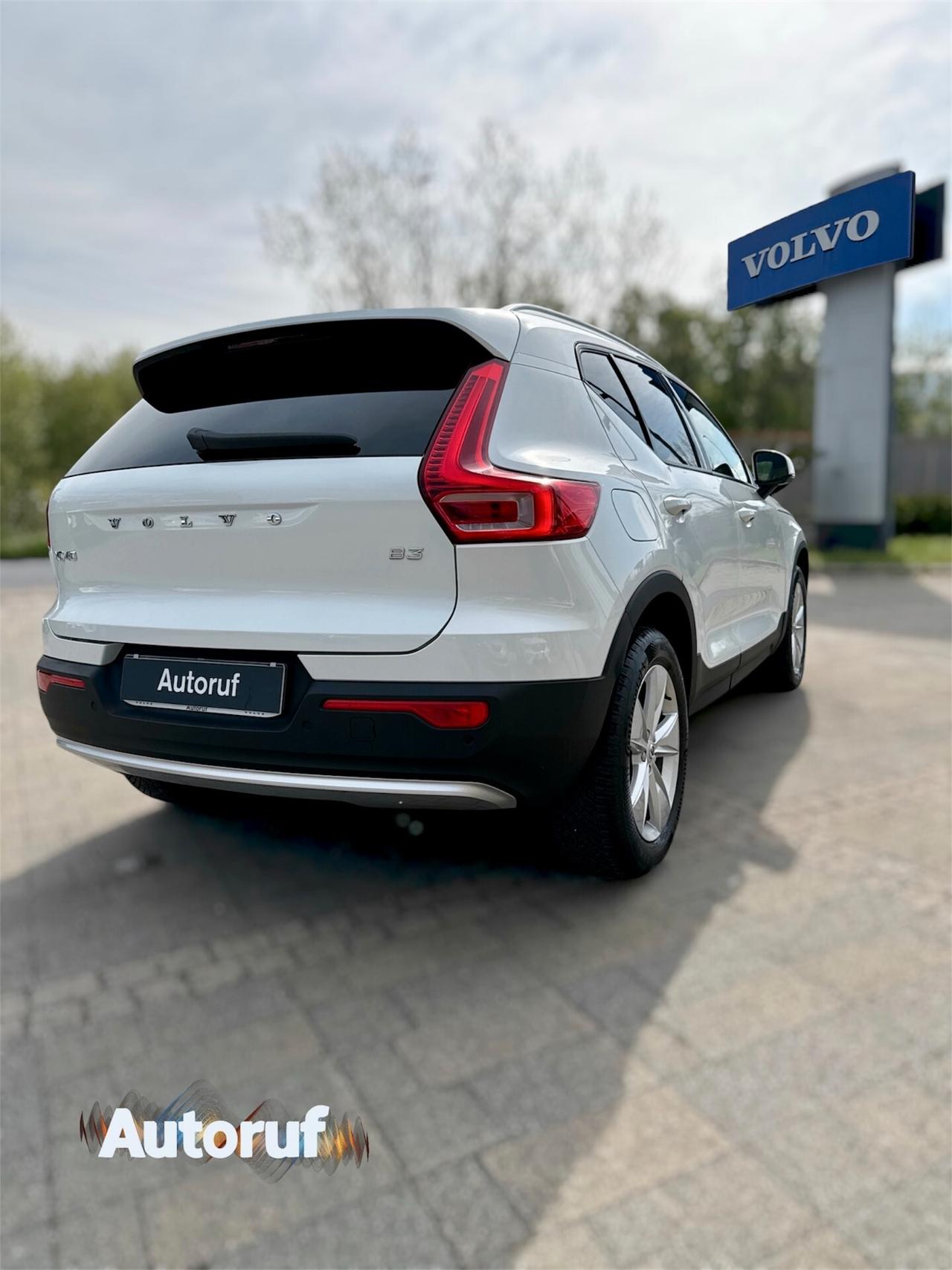 Volvo XC40 Mild Hybrid B3 163cv Crystal White 2025