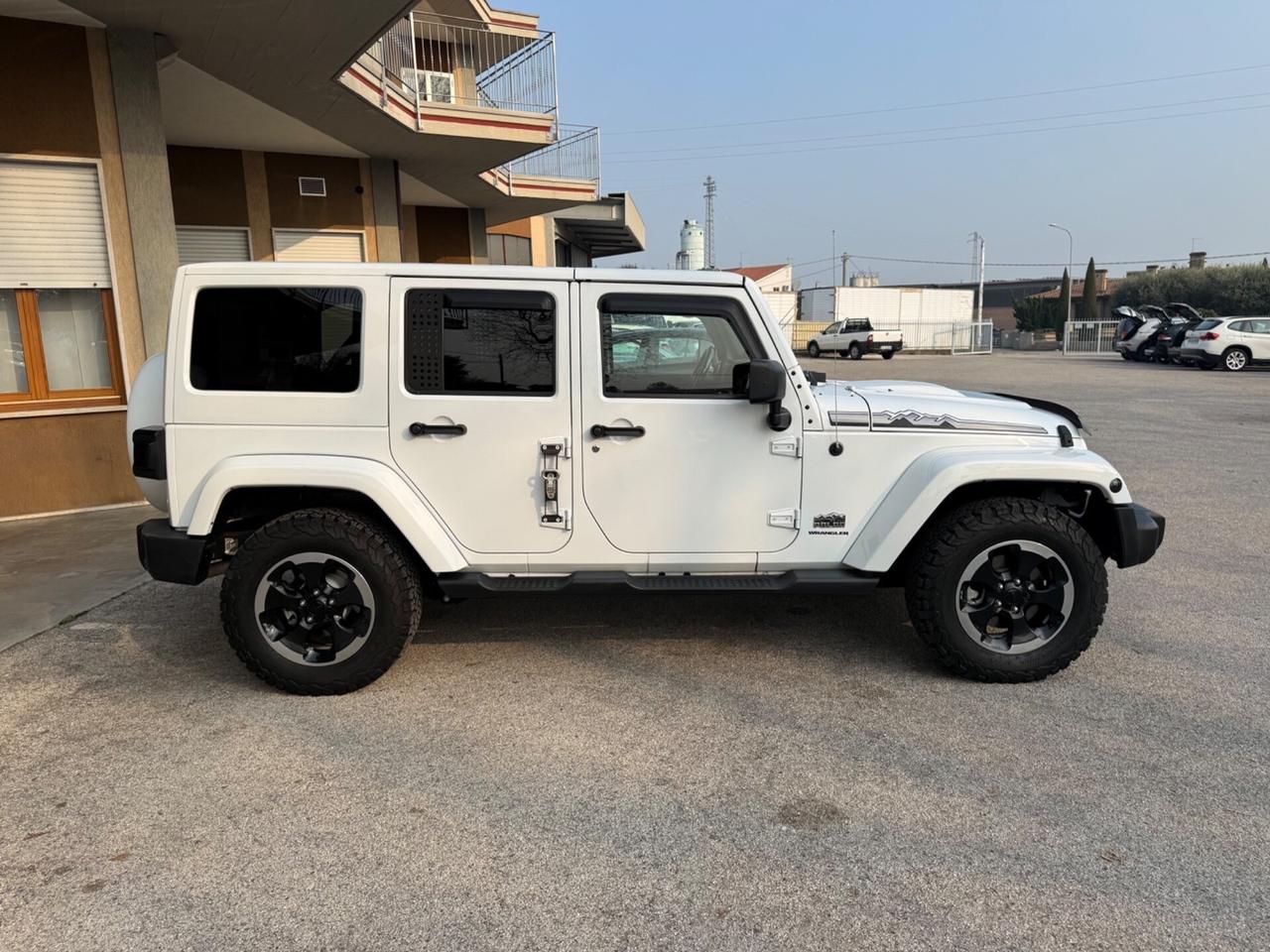 Jeep Wrangler Unlimited 2.8 CRD DPF Sahara Auto