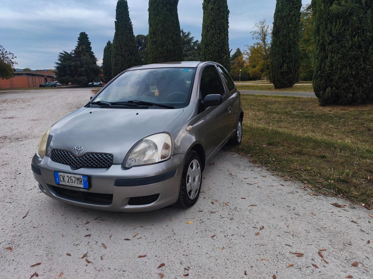 Toyota Yaris 1.0i 16V cat 3 porte Sol