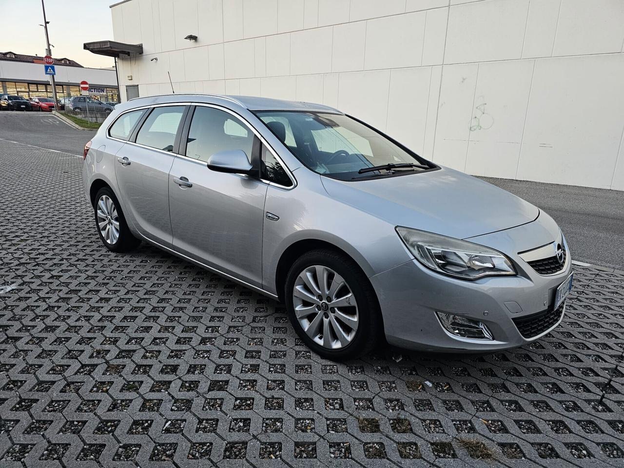 Opel Astra 1.4 benzina