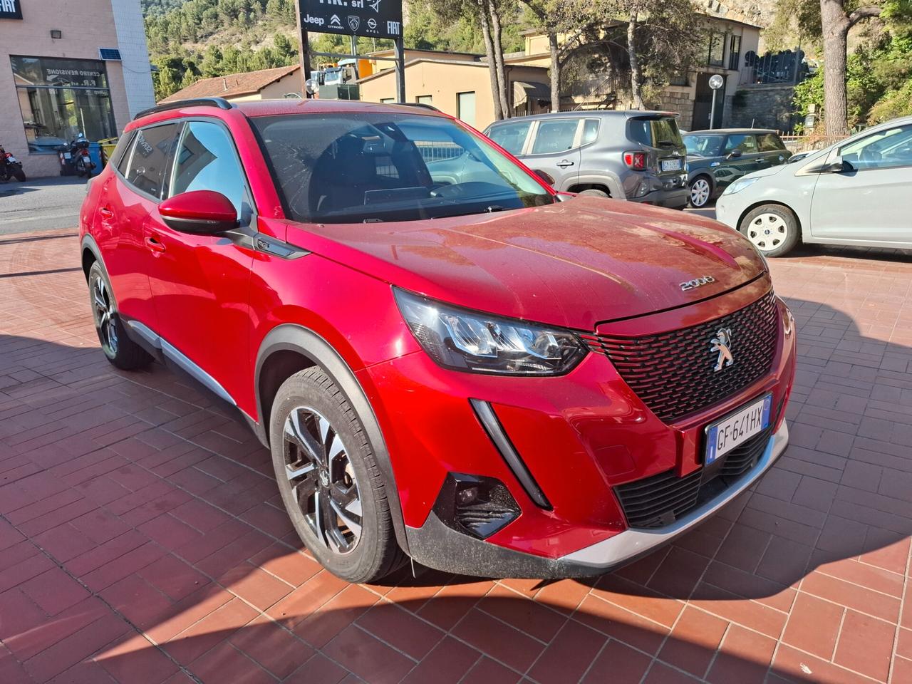 Peugeot 2008 motore elettrico 136 CV Allure