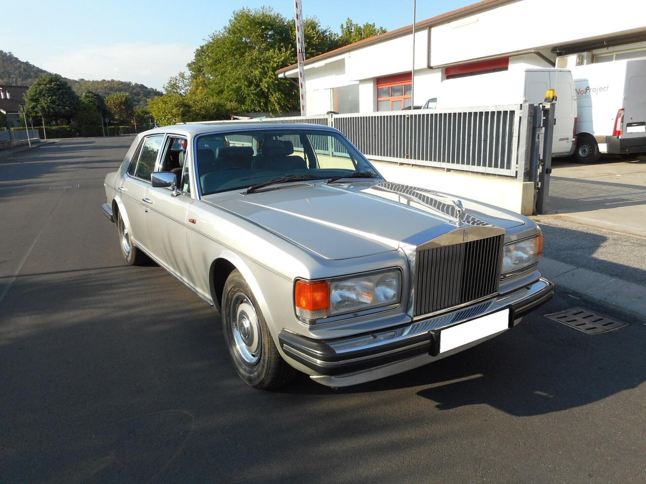 Rolls-Royce Silver Spirit