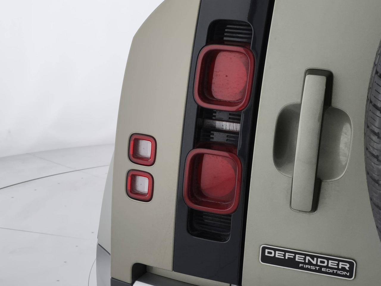 Land Rover Defender 90 3.0d i6 mhev First Edition awd 250cv 6