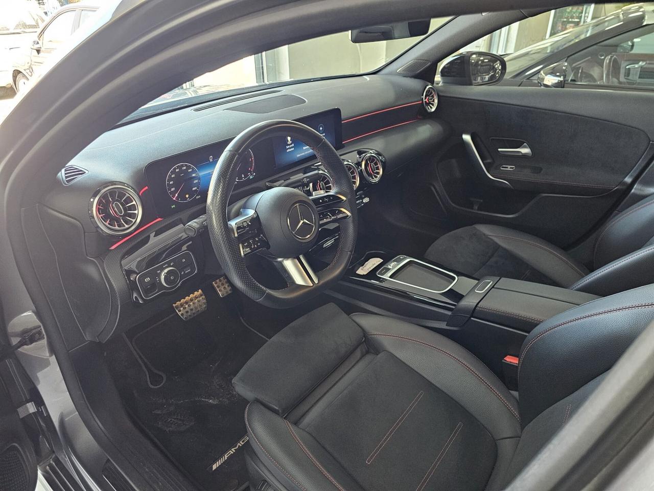 NUOVA MERCEDES-BENZ CLASSE A180d AMG LINE PREMIUM 2.0d 116CV CAMBIO AUTOMATIC