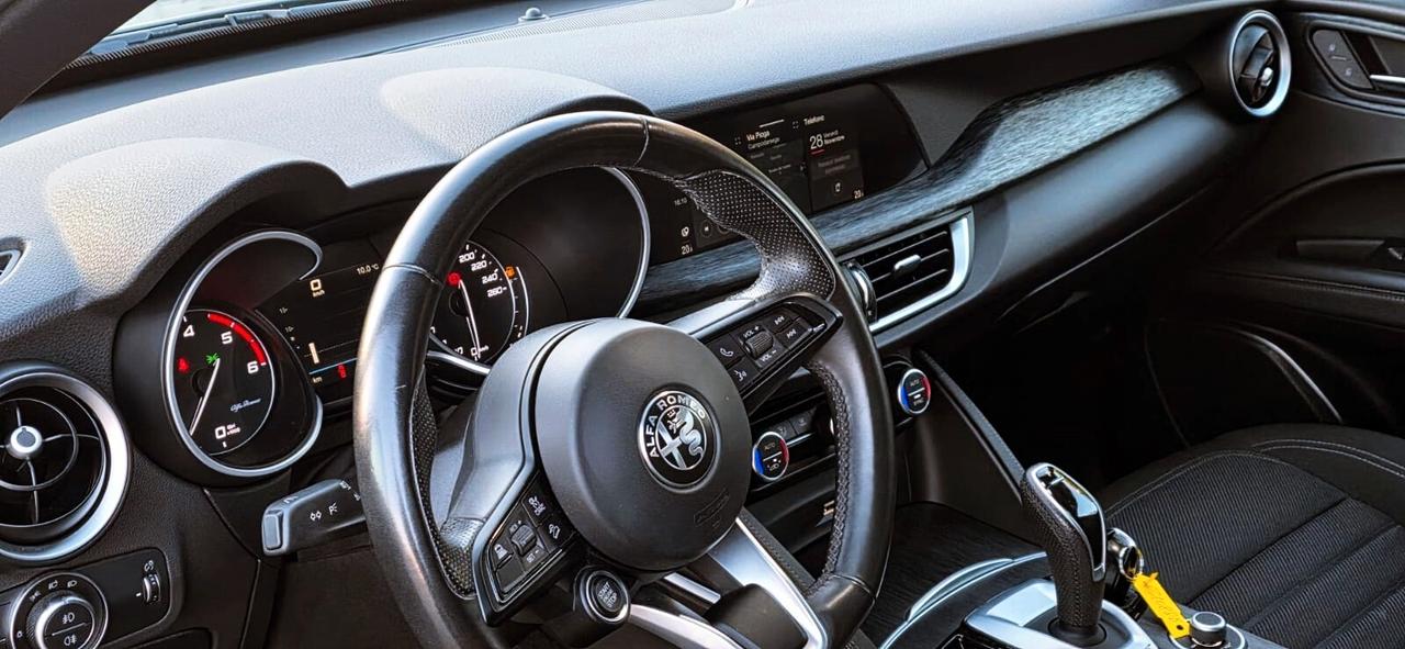 Alfa Romeo Stelvio 2.2 Turbo Diesel 160CV Super AT8 RWD