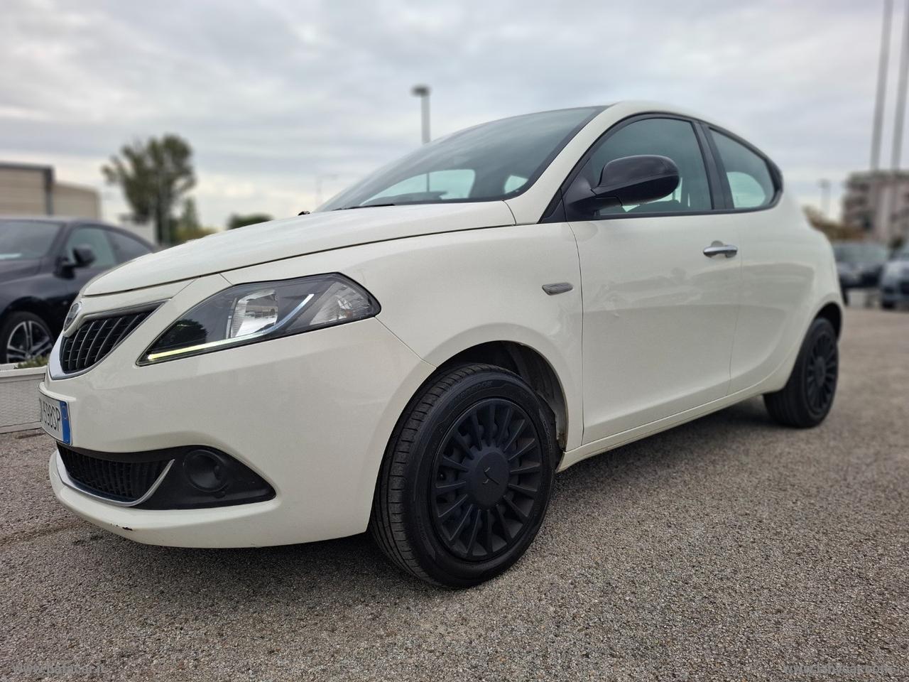 LANCIA Ypsilon 1.0 FireFly 5p.S&S Hybrid Silver