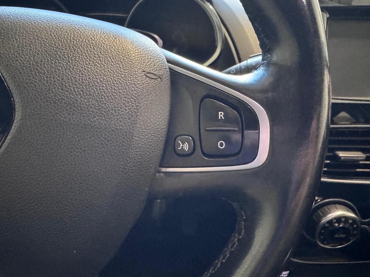 Renault Clio Energy intens euro 6 con gancio di traino