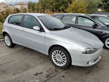 Alfa Romeo 147 1.6 16V TS (105) 5 porte Distinctive
